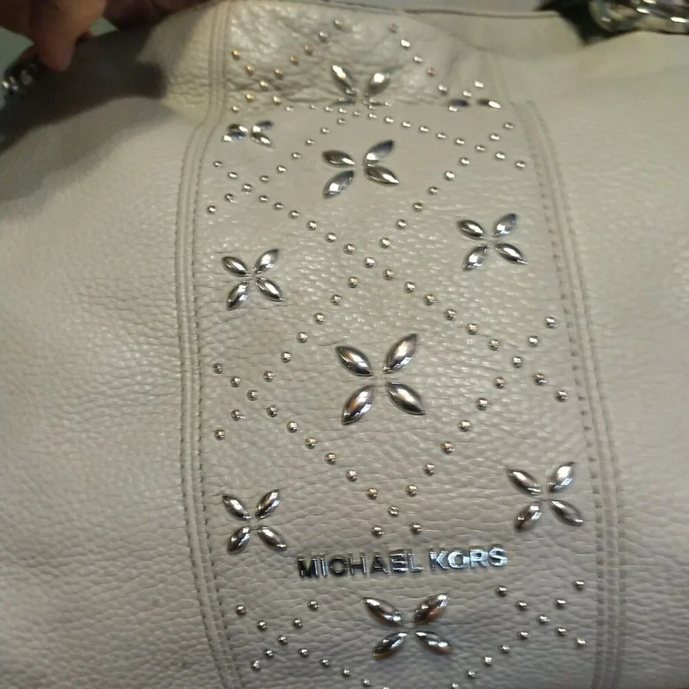 Michael Kors loc 1164