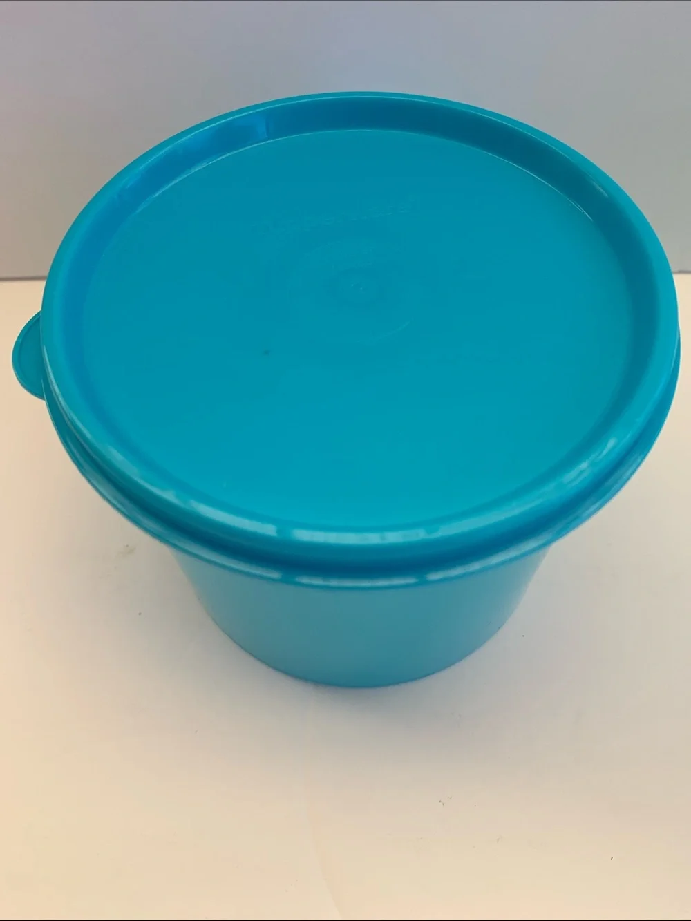 Tupperware capacity large