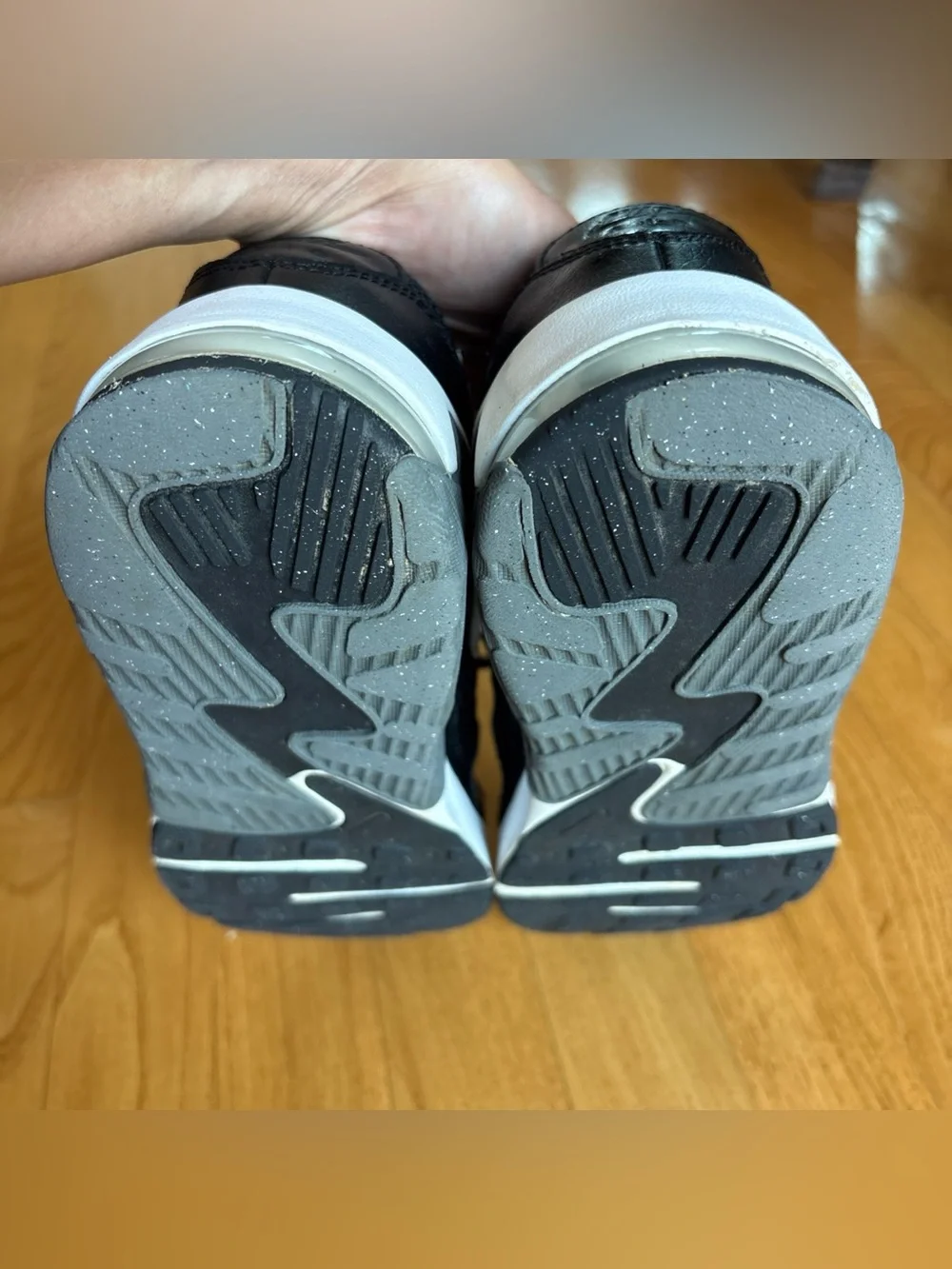 Nike Air Max Excee sneakers Shoes black and white Boys Girls Running Sz 5 Youth
