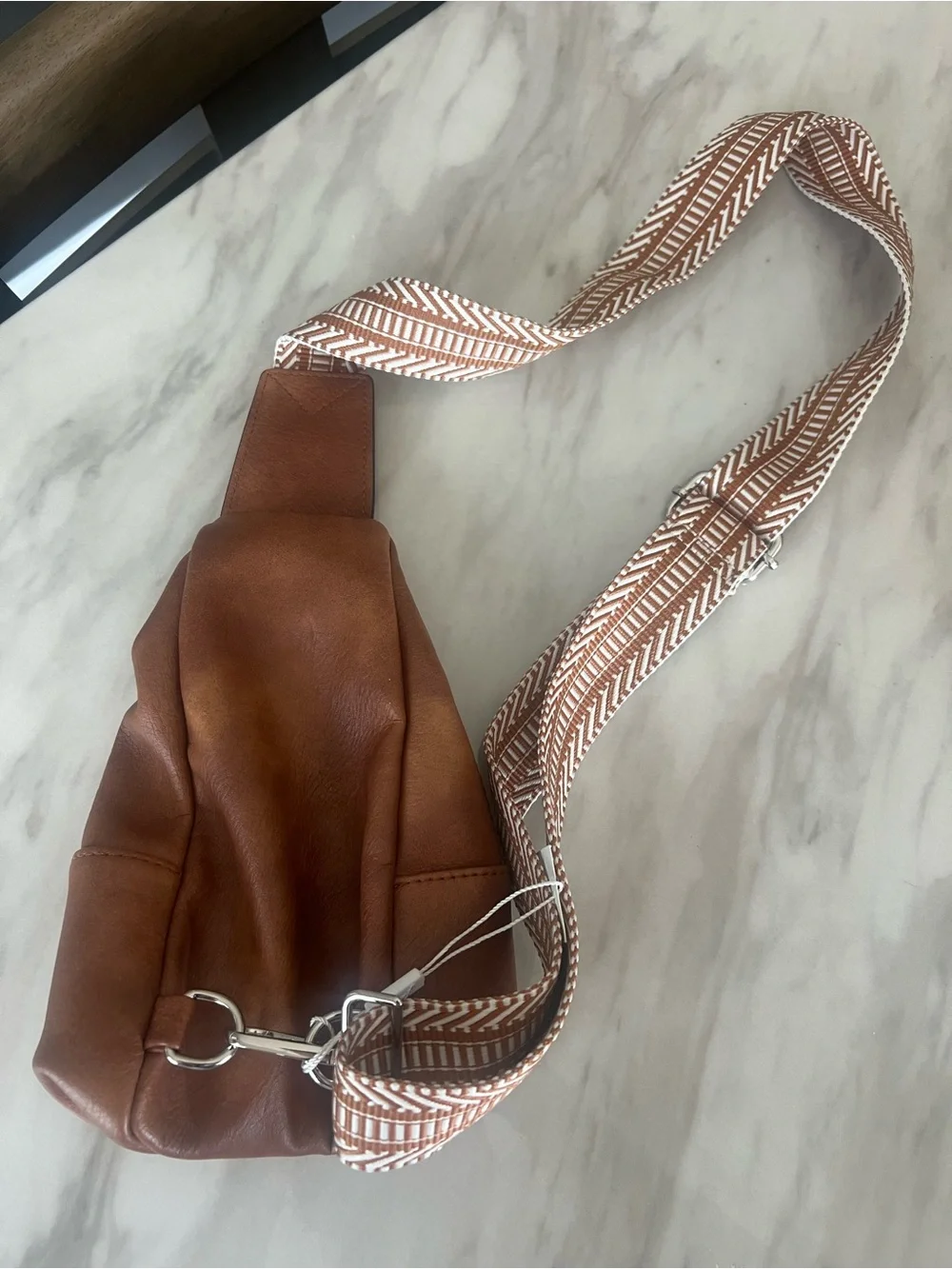 Gucci embossed hands simple