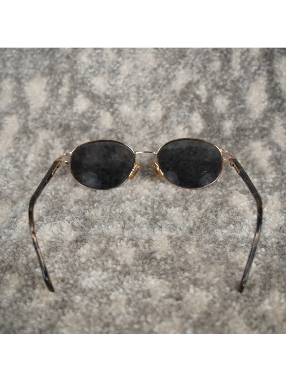 Gucci sleek oval