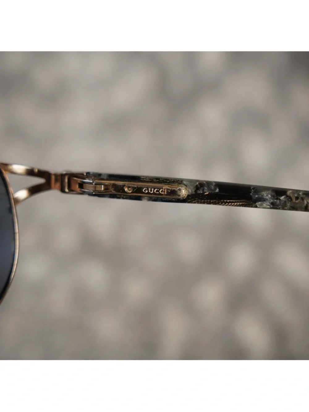 Gucci sleek oval