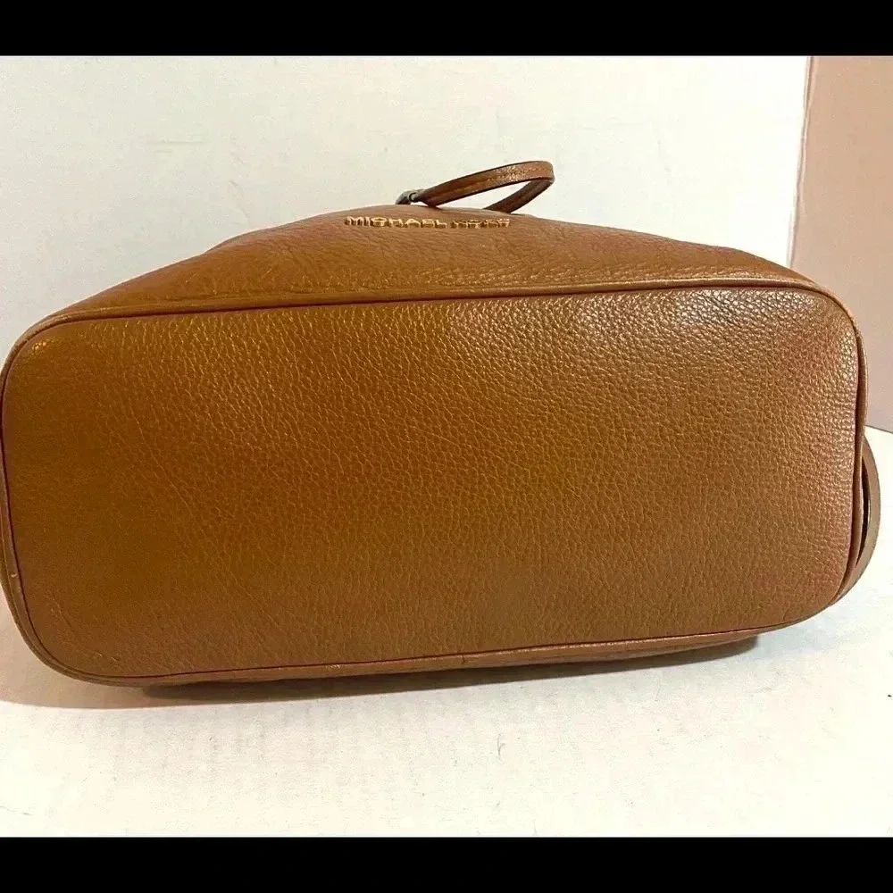 Michael kors brown leather satchel handbag
