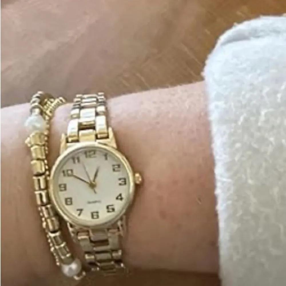 Vintage Gold Bracelet Watch Women’s Small Quartz Analog Waterproof 26mm 90s Vibe