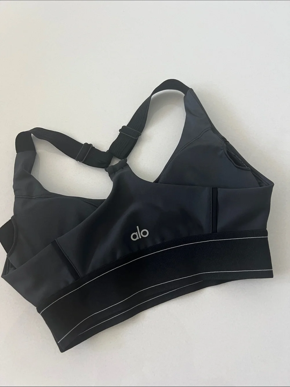 ALO Yoga pair alo