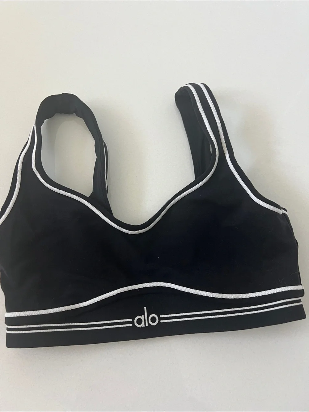 ALO Yoga pair alo