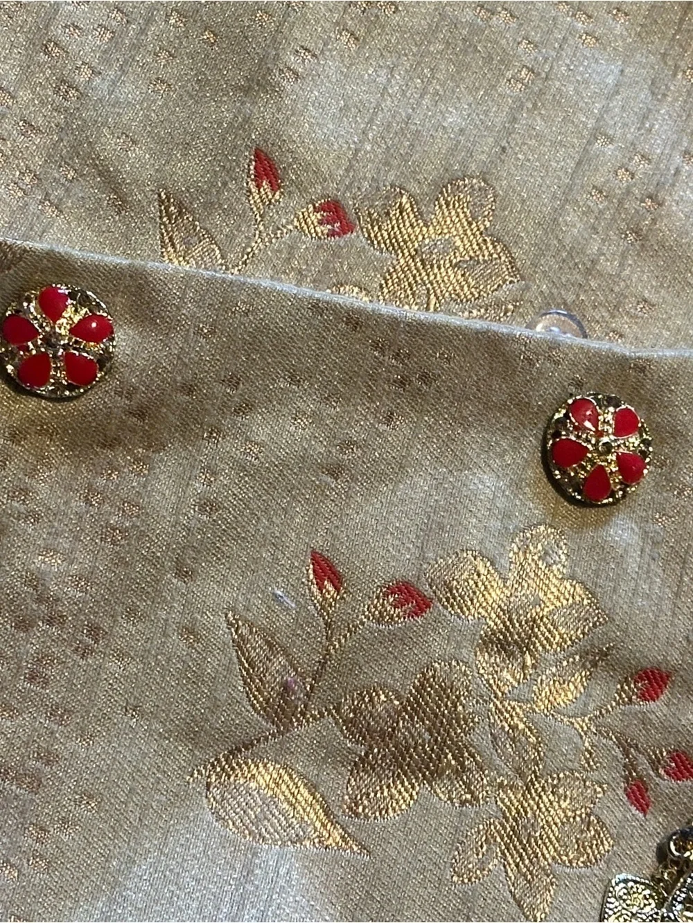 N/A gold tone