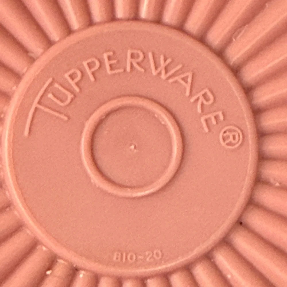 Tupperware vintage servalier