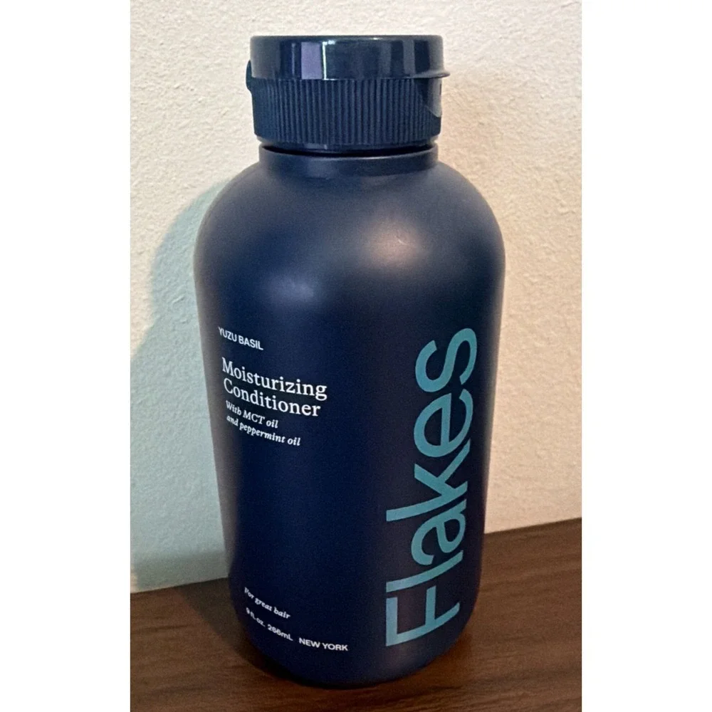 Flakes Moisturizing Anti-Dandruff Conditioner  Yuzu Brazil 9 oz NEW Sealed