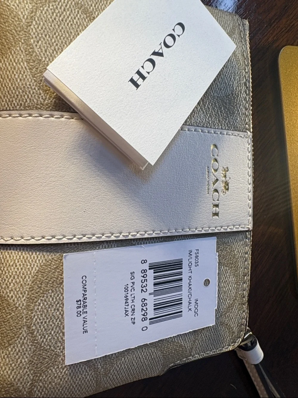 Coach wristlet beige