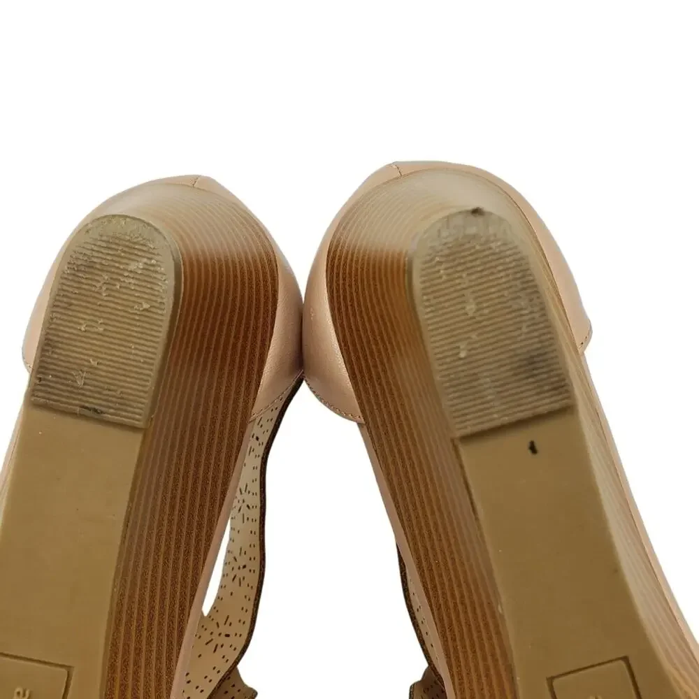 attention jude sandals