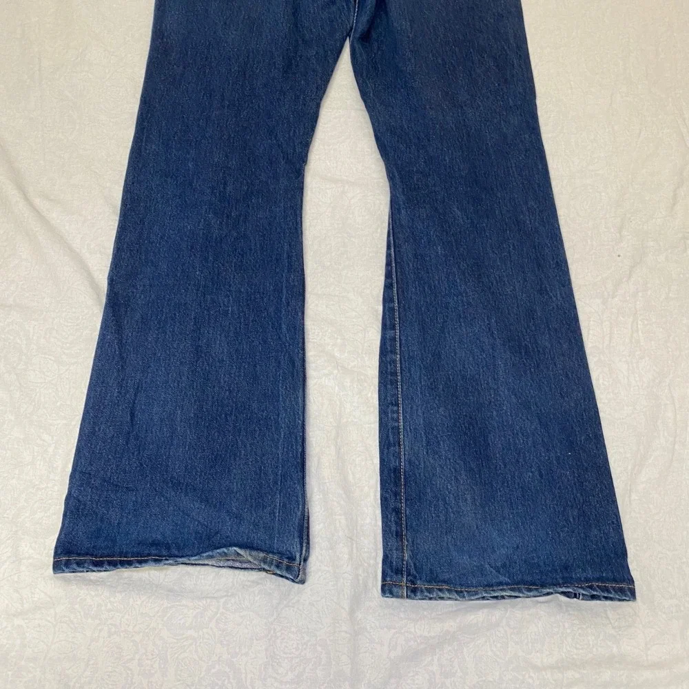 Levis clean pair