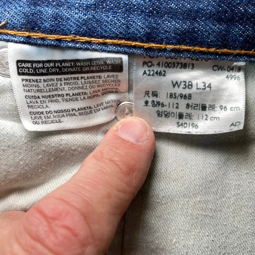 Levis clean pair