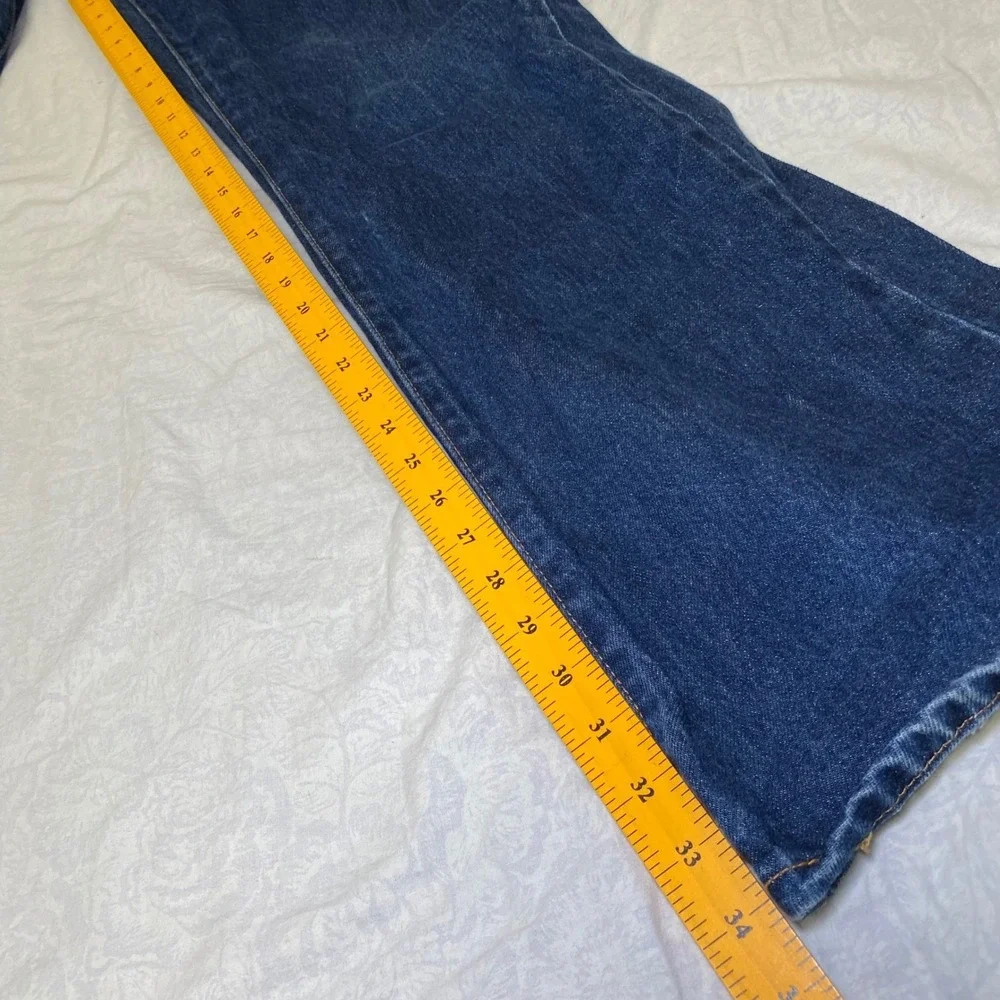 Levis clean pair