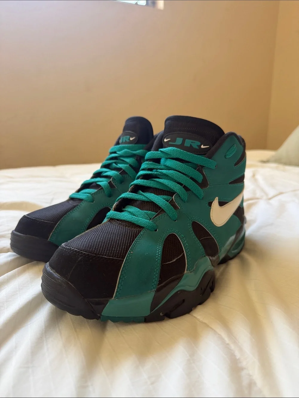 Nike date new $500