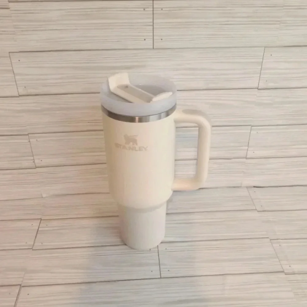 Stanley Dune quencher H2.0 flowstate tumbler matte 40z