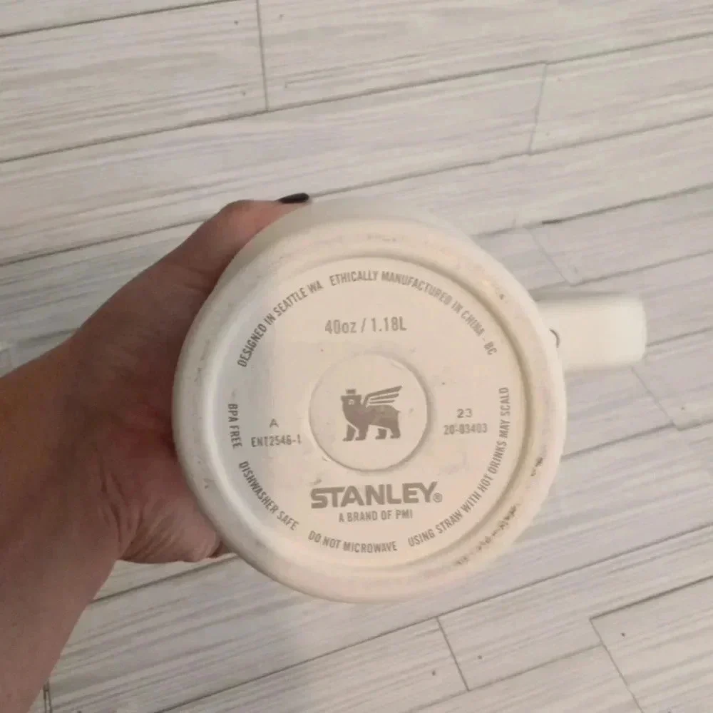 Stanley tumbler 40z