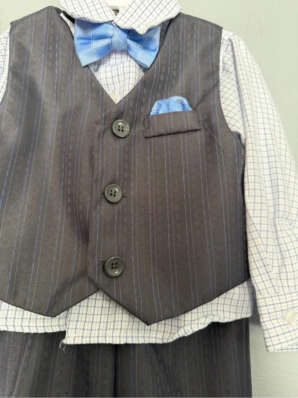 Andrew Fezza collar blue