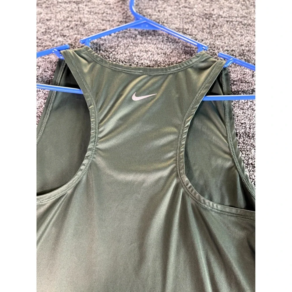 Nike fit olive workout