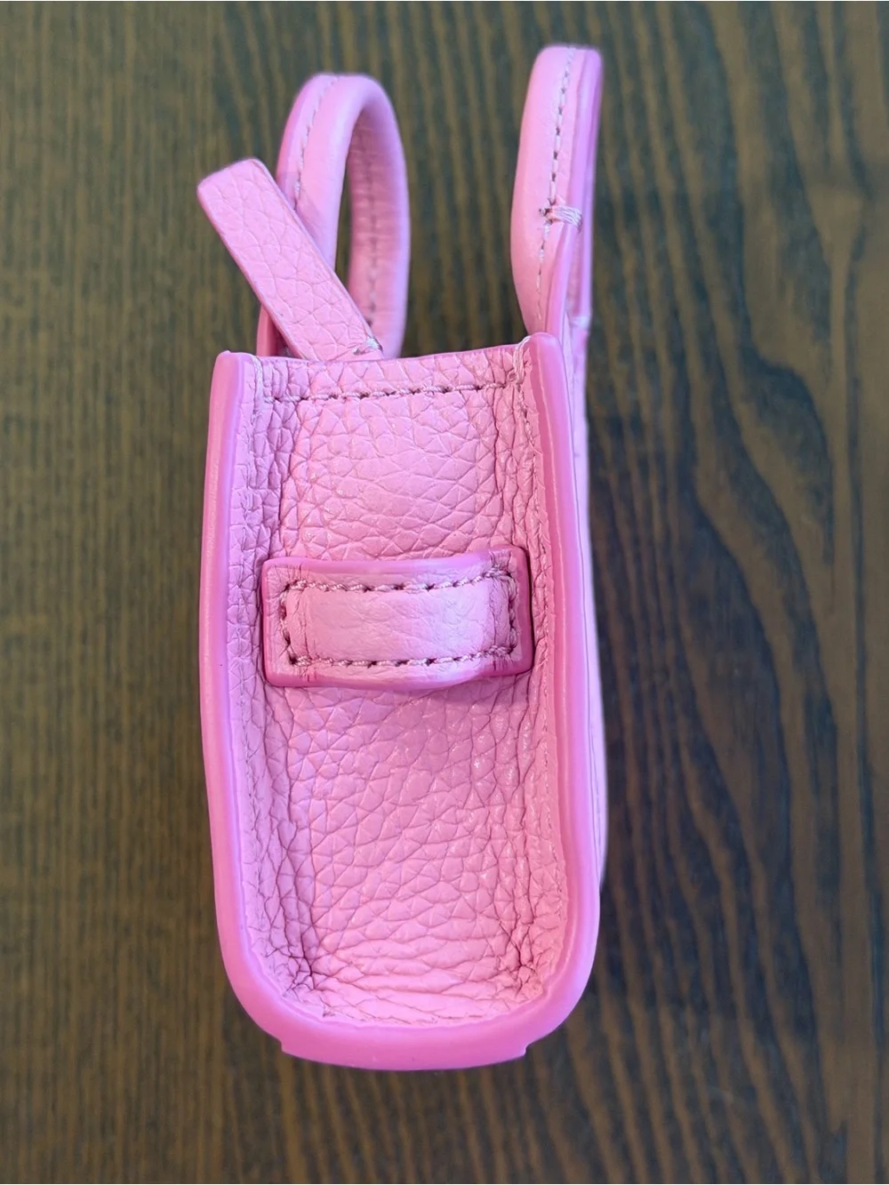 Marc Jacobs pebbled flair