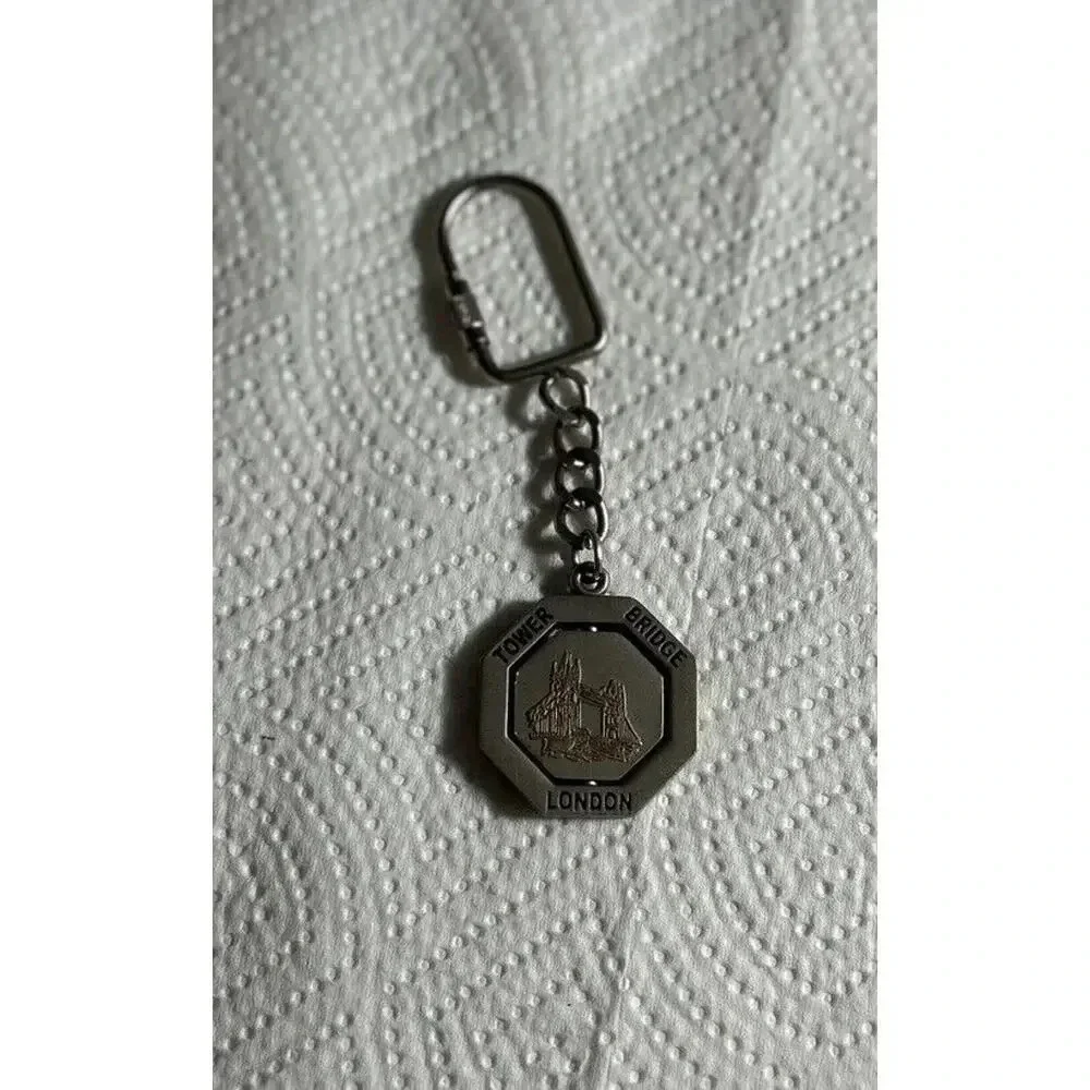 London Spinner Keychain England Souvenir City Sights Spinning Center Keyring