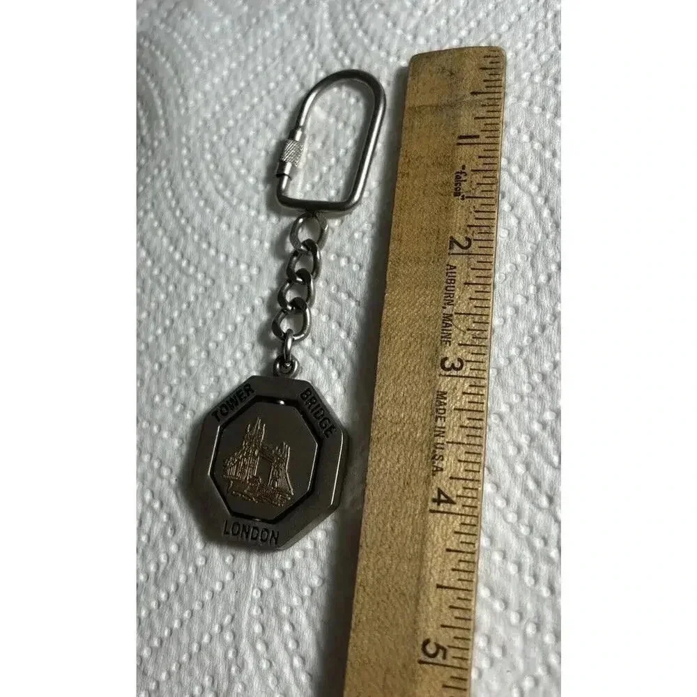 London Spinner Keychain England Souvenir City Sights Spinning Center Keyring