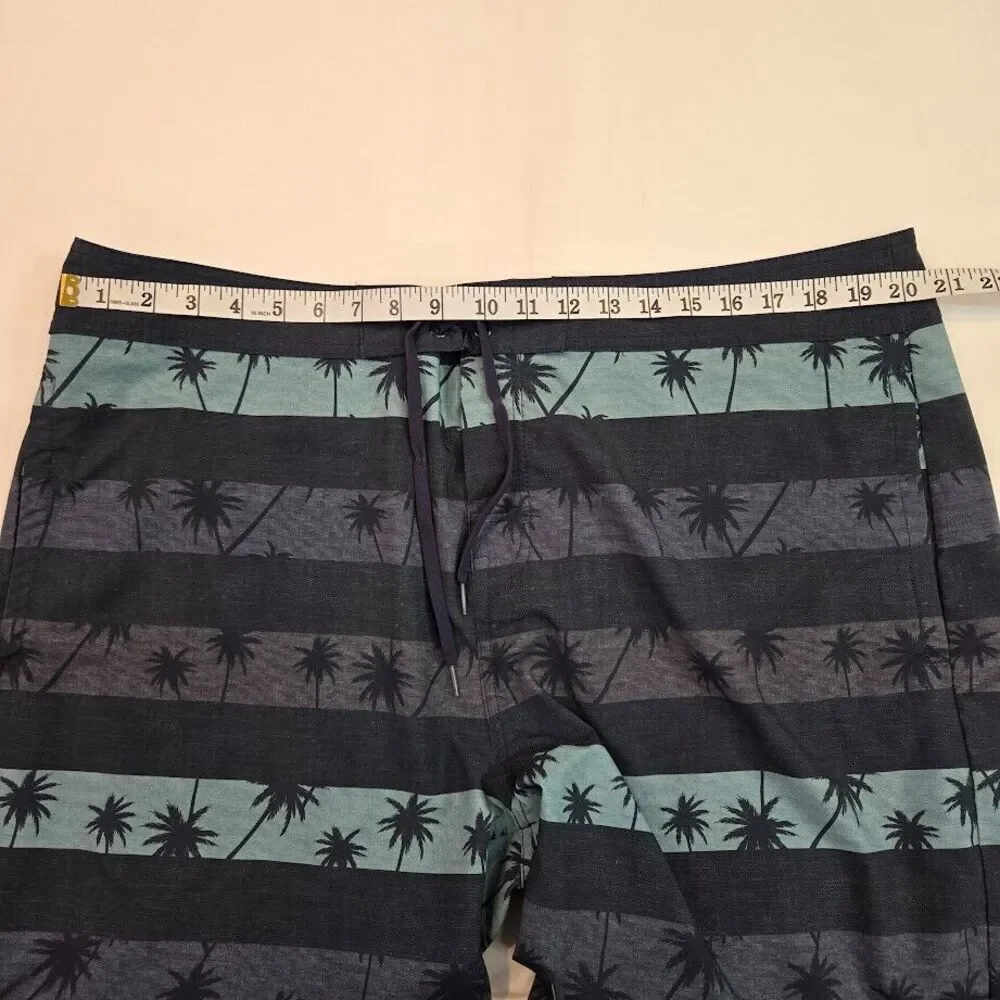 Travis Mathew 8% trunks