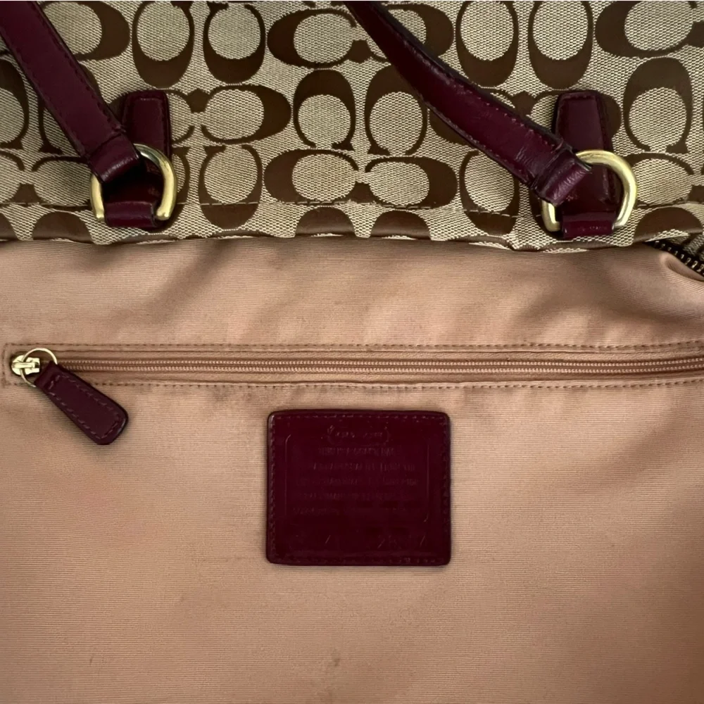 Coach classic signature
