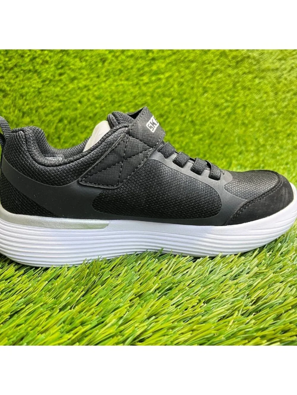 Skechers please review
