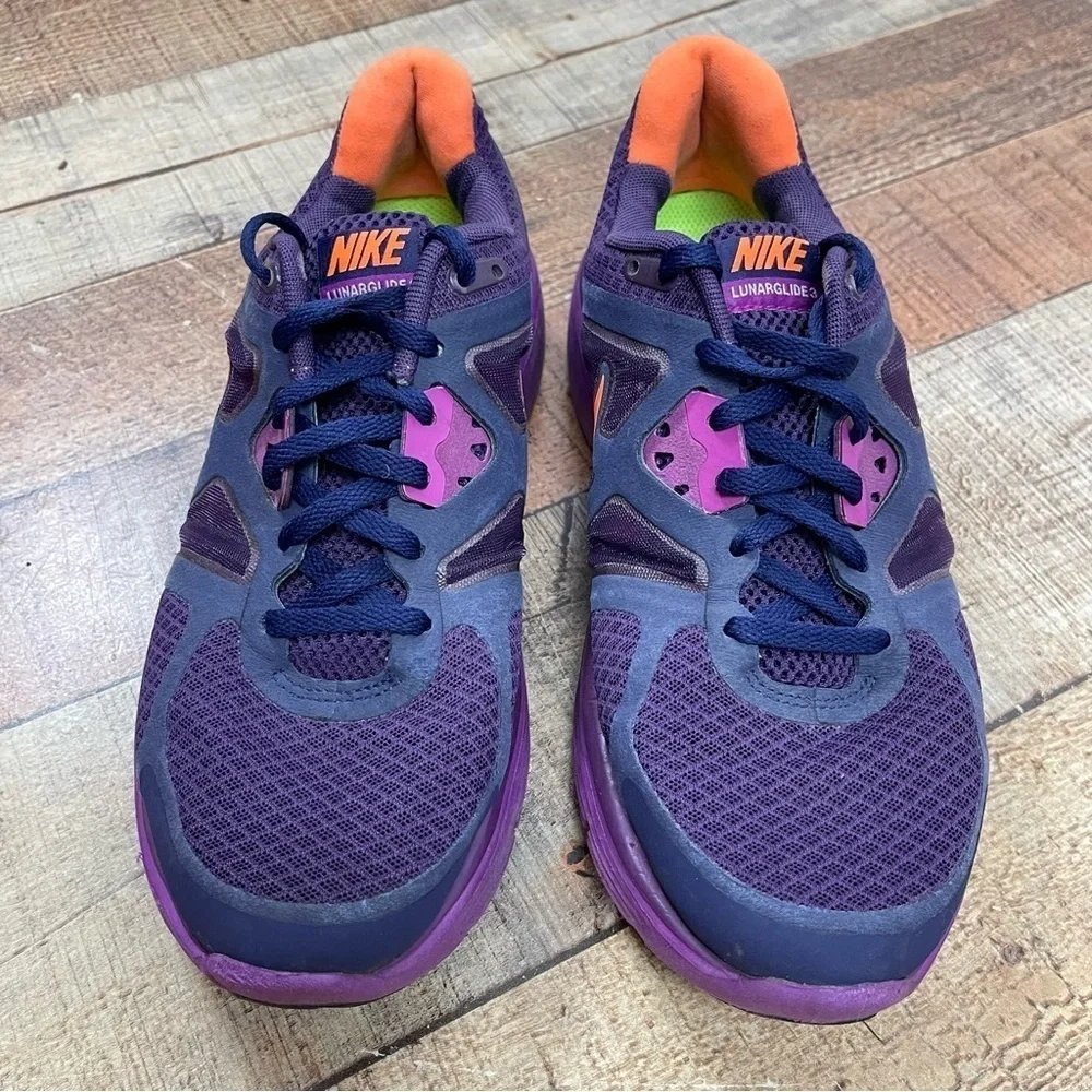 Nike two different