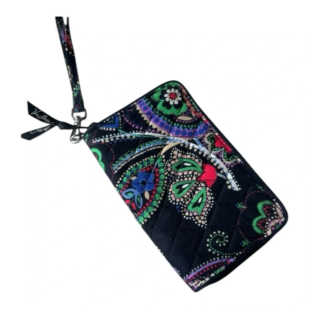 Vera Bradley Travel Organizer Wallet Black Clutch Wristlet Quilted‎ Kiev Paisley