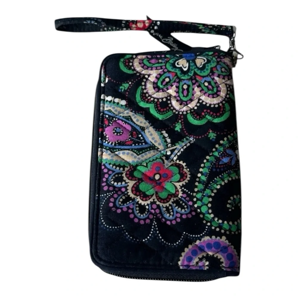 Vera Bradley Travel Organizer Wallet Black Clutch Wristlet Quilted‎ Kiev Paisley
