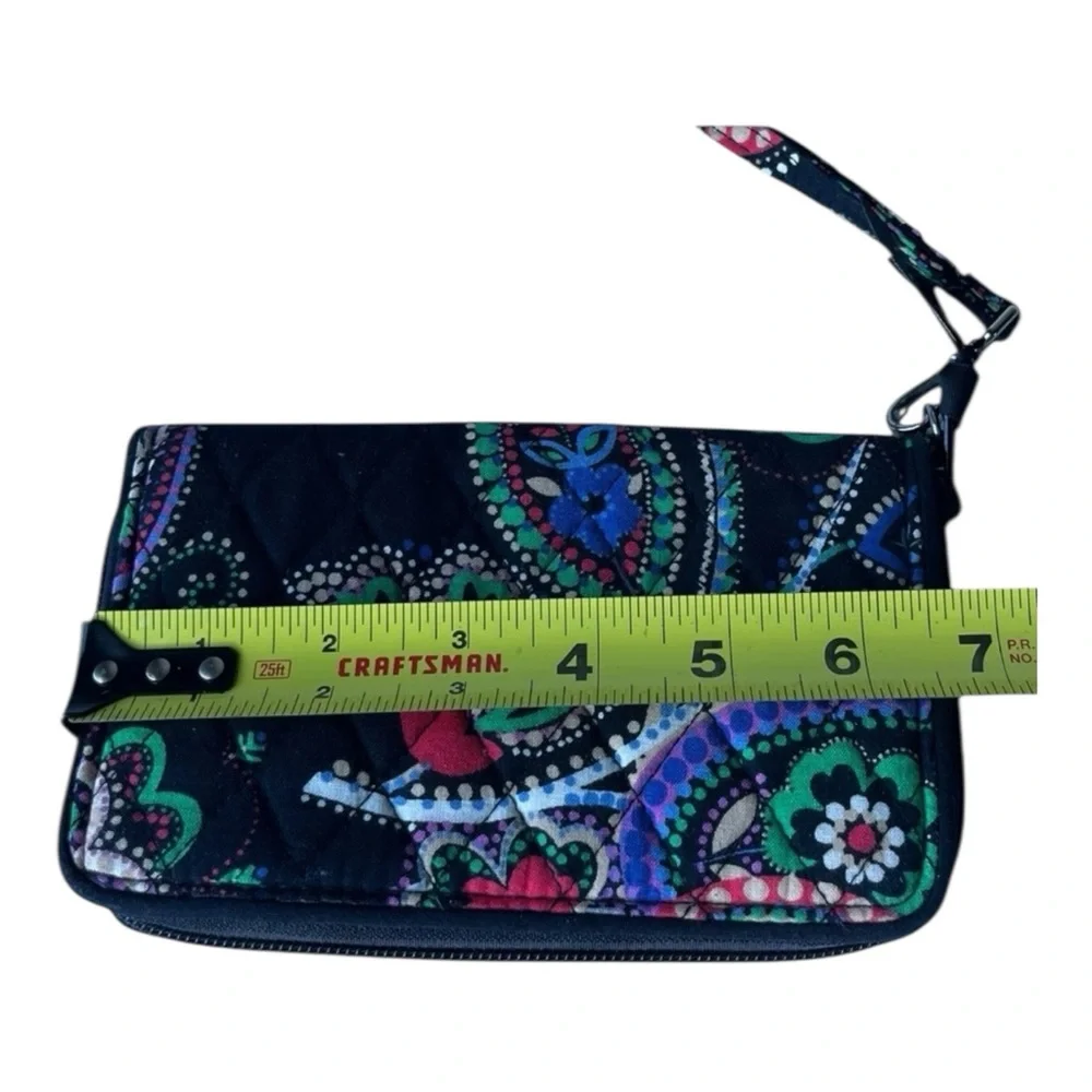 Vera Bradley Travel Organizer Wallet Black Clutch Wristlet Quilted‎ Kiev Paisley