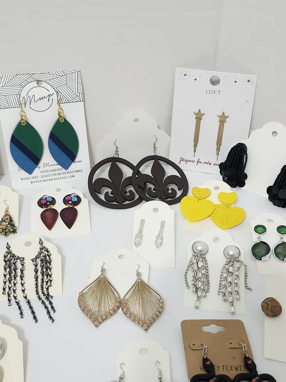 N/A lighting earrings wear