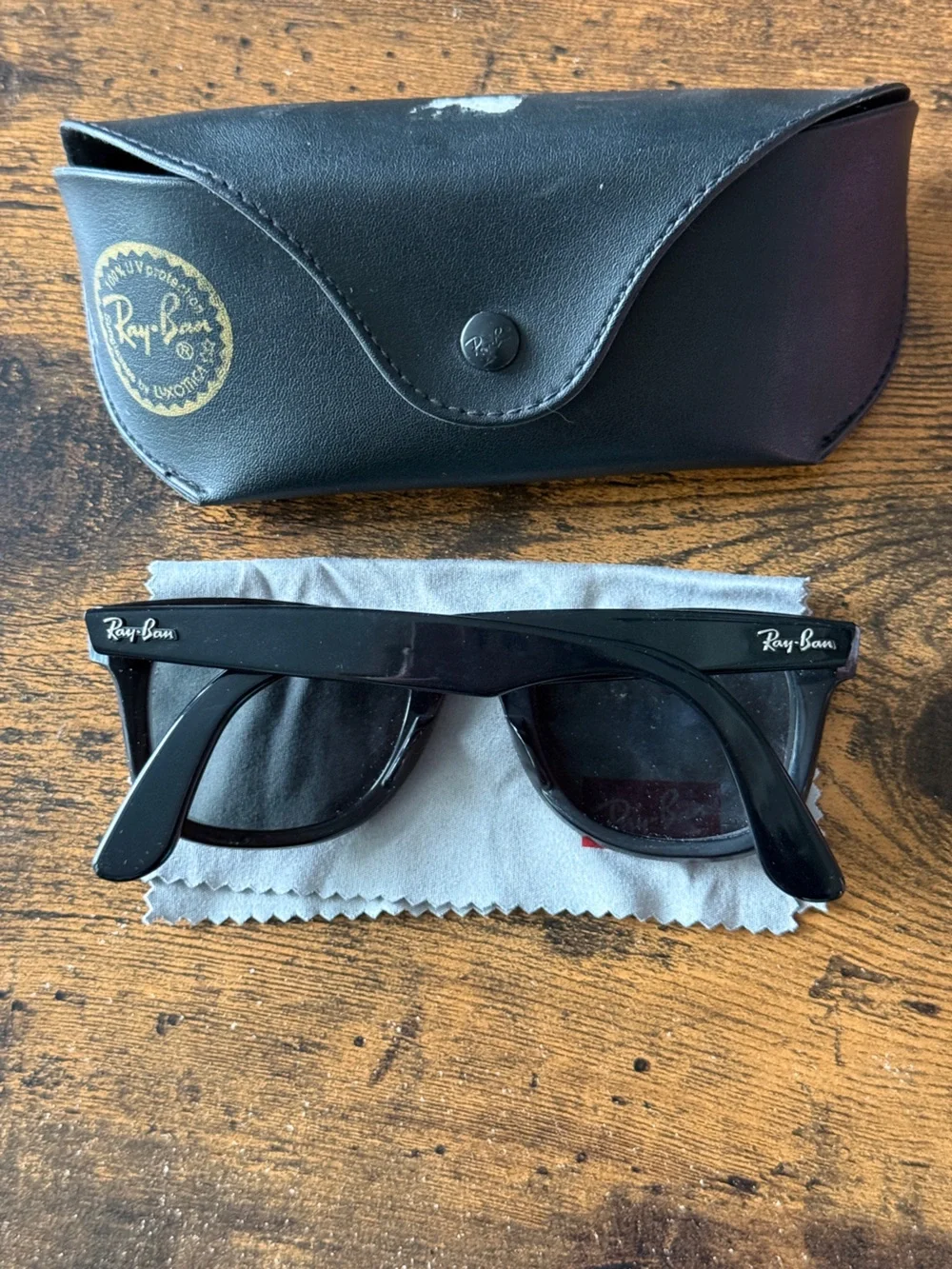 Ray-Ban Black Wayfarer Sunglasses with Black Case