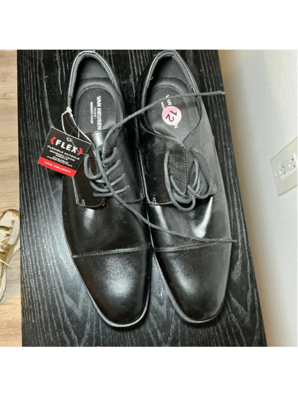 van-heusen nwt please leather