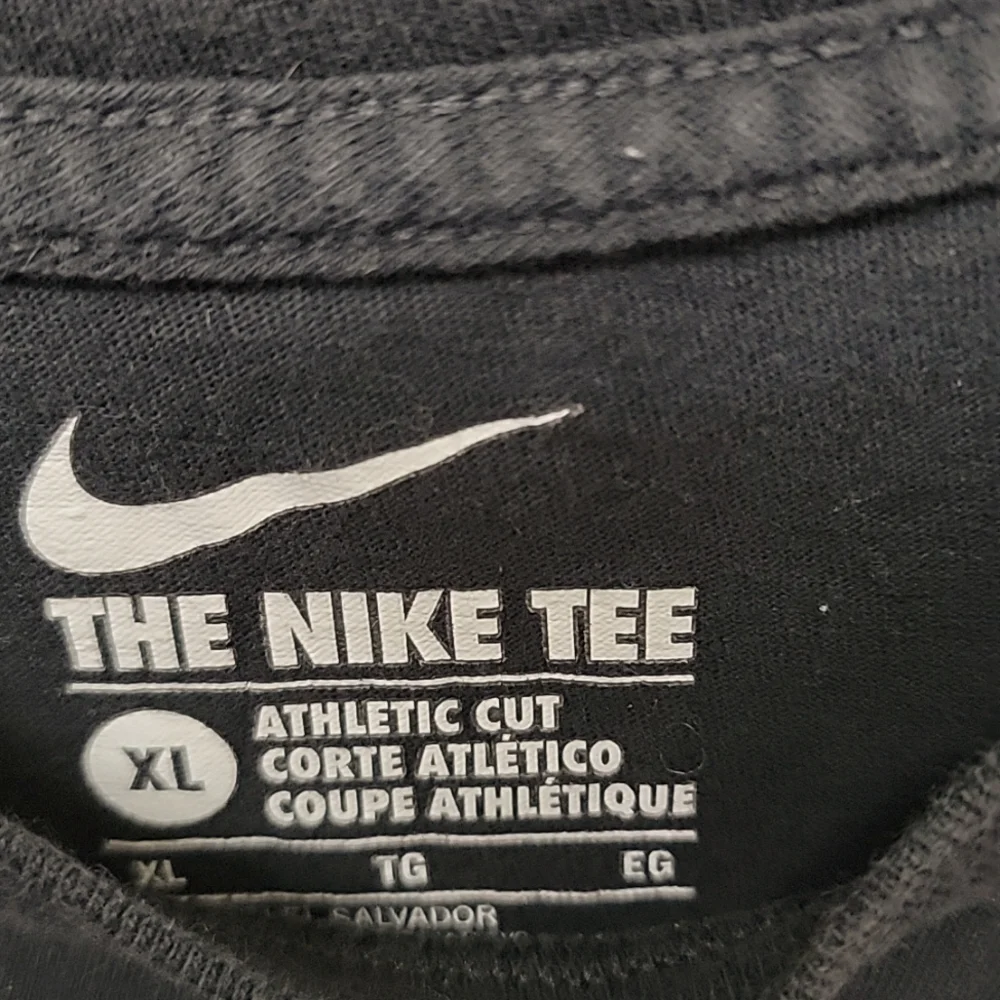Discounted - Condition Good - Nike Boys Athletic Shirt - Size XL