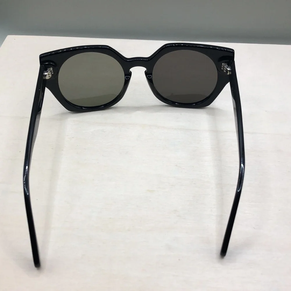 RS Eyewear Trendy Semi Oversized Sunglasses Black Frames RS9002 C3