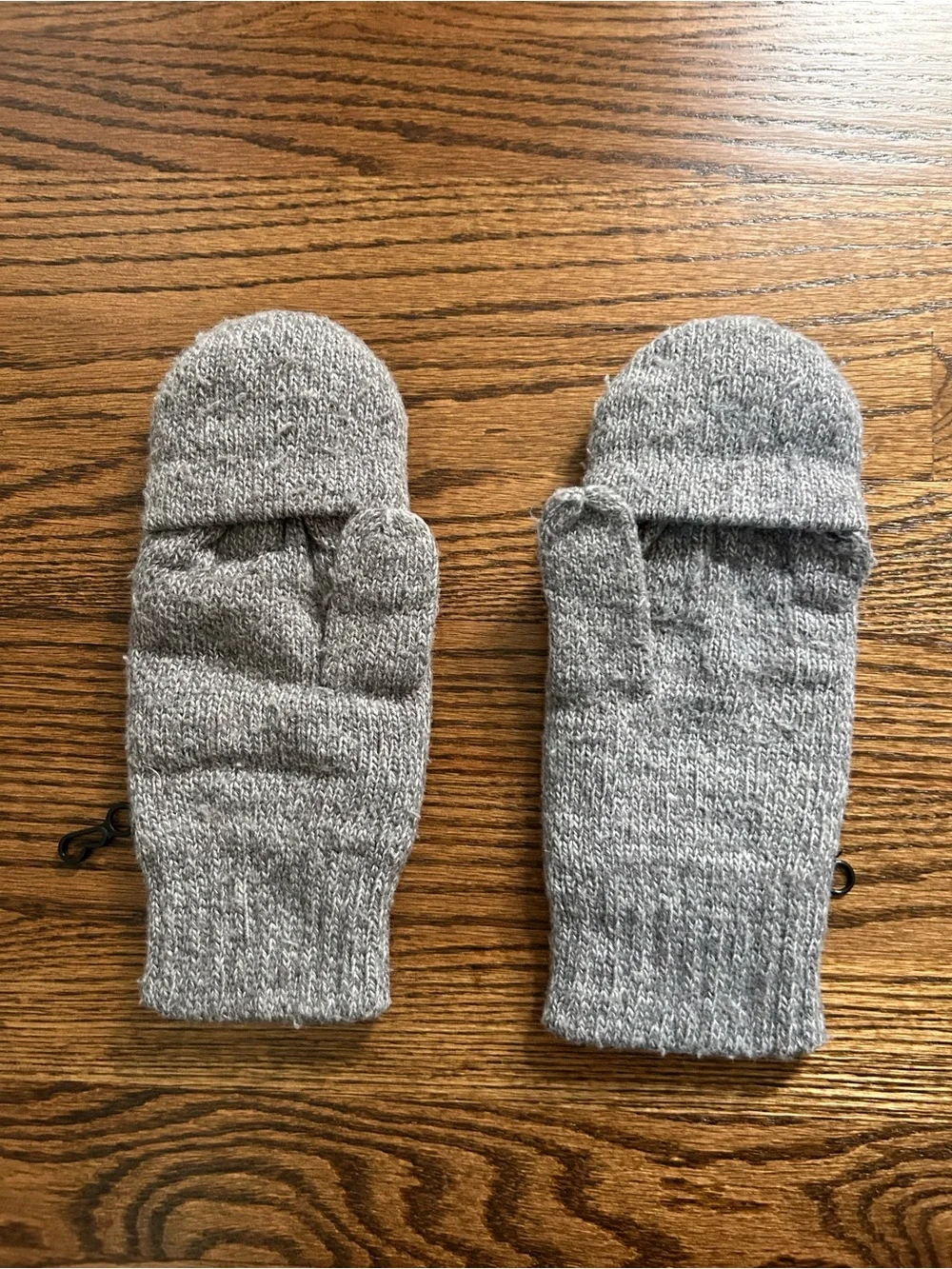 Urban Outfitters versatile clip converts