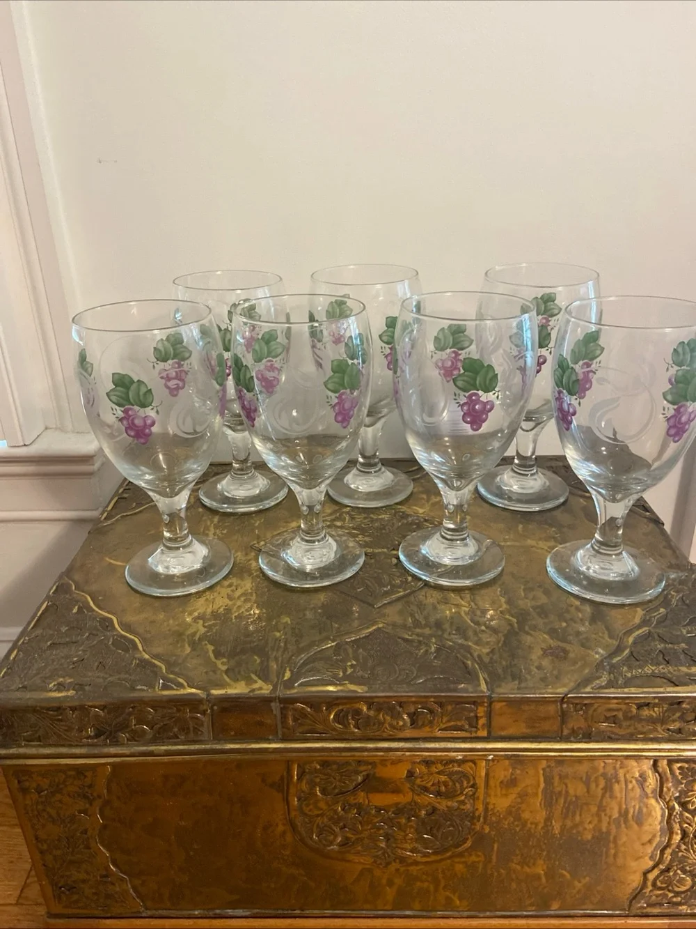 Pfaltzgraff Grape Motif Wine Glasses in Purple and Green - Set of 7