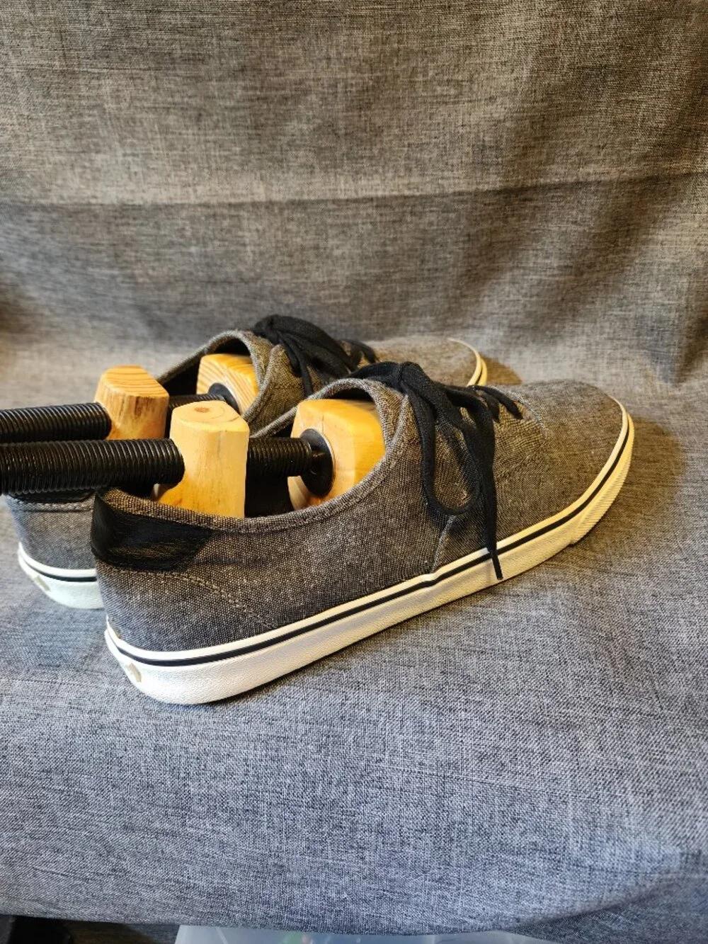 Men's Size 12 Old Navy Gray Dark Chambray Lace Up Shoes