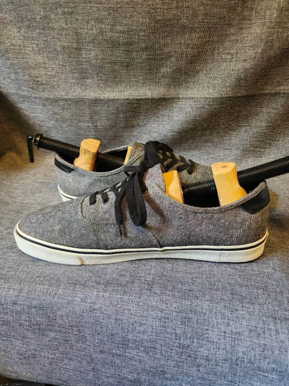 Men's Size 12 Old Navy Gray Dark Chambray Lace Up Shoes