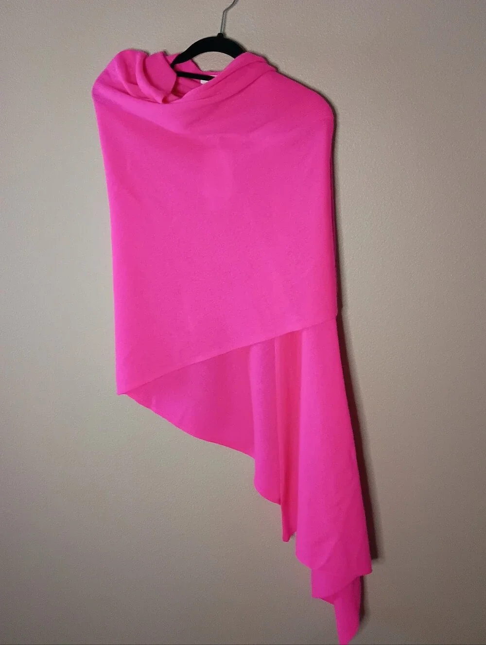 Lilly Pulitzer Lanelle 100% Cashmere Wrap in Passion Fruit Pink One Size NWT