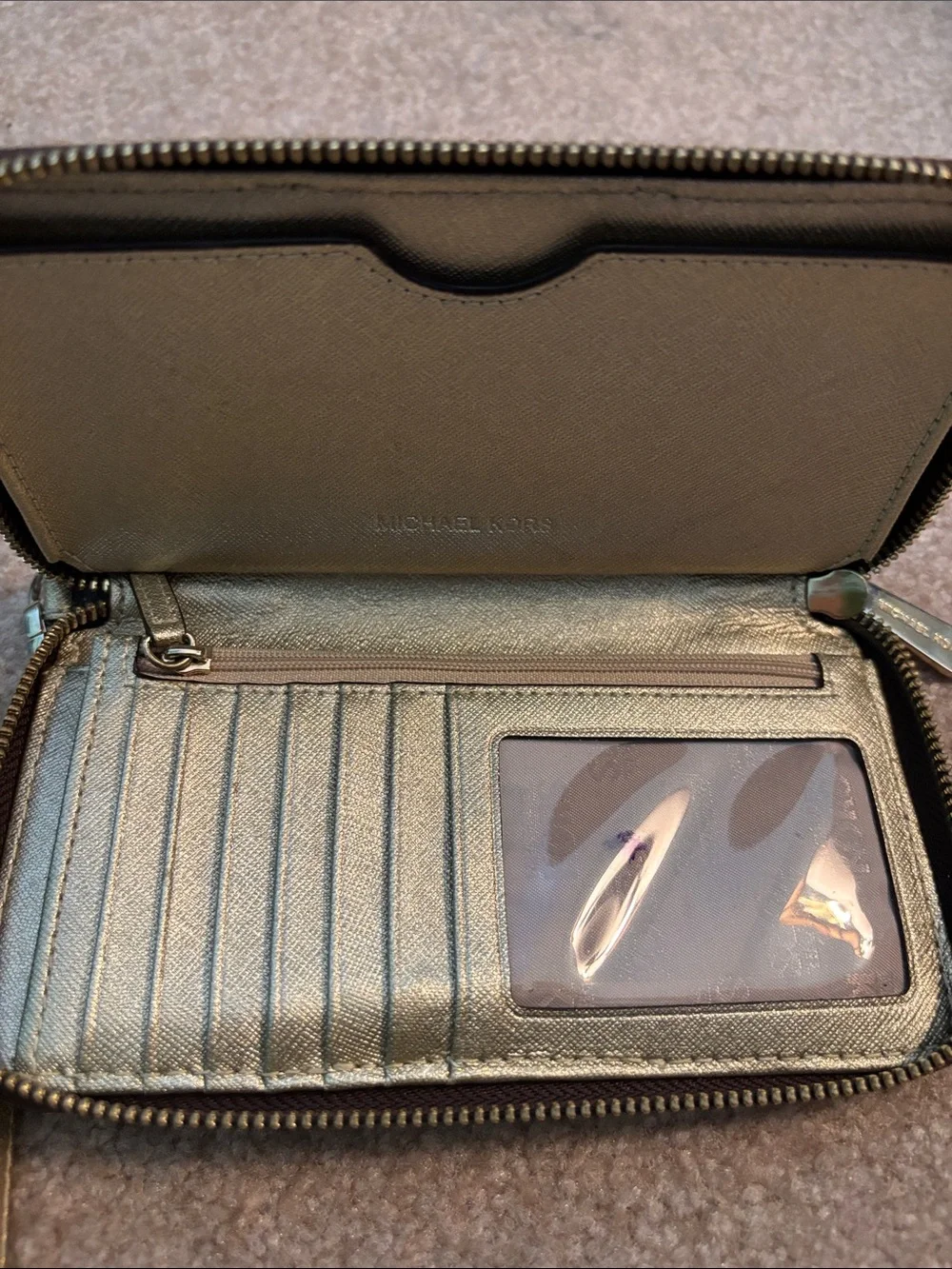 Michael Kors zip around