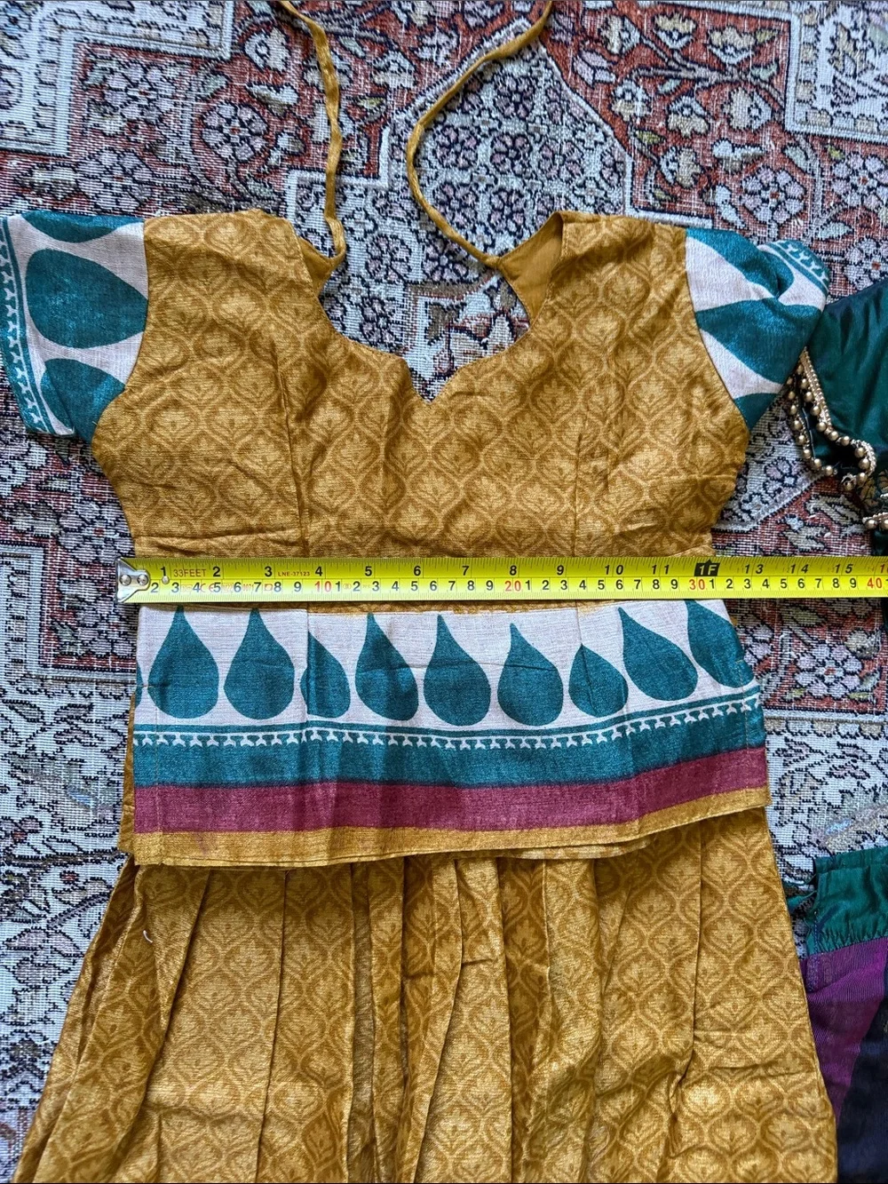 Lot of 3 Traditional dresses size girls 5-8 see measurements 💚💜💛