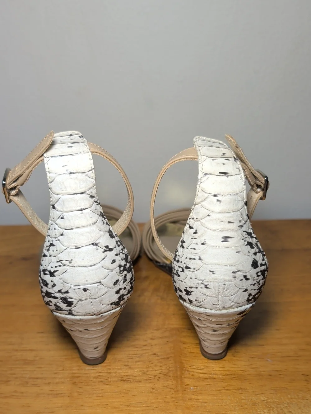 Loeffler Randall Anya Wedge Sandals Tan White Snakeskin Leather Women's Size 9
