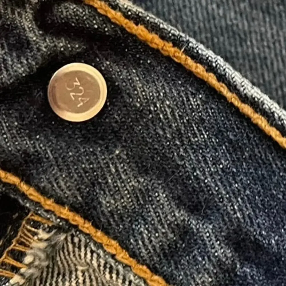 VTG 2003 Levi's 501 Original Fit Straight Leg Denim Button Fly Jeans Y2K