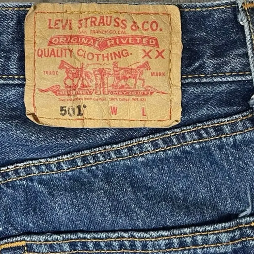 VTG 2003 Levi's 501 Original Fit Straight Leg Denim Button Fly Jeans Y2K