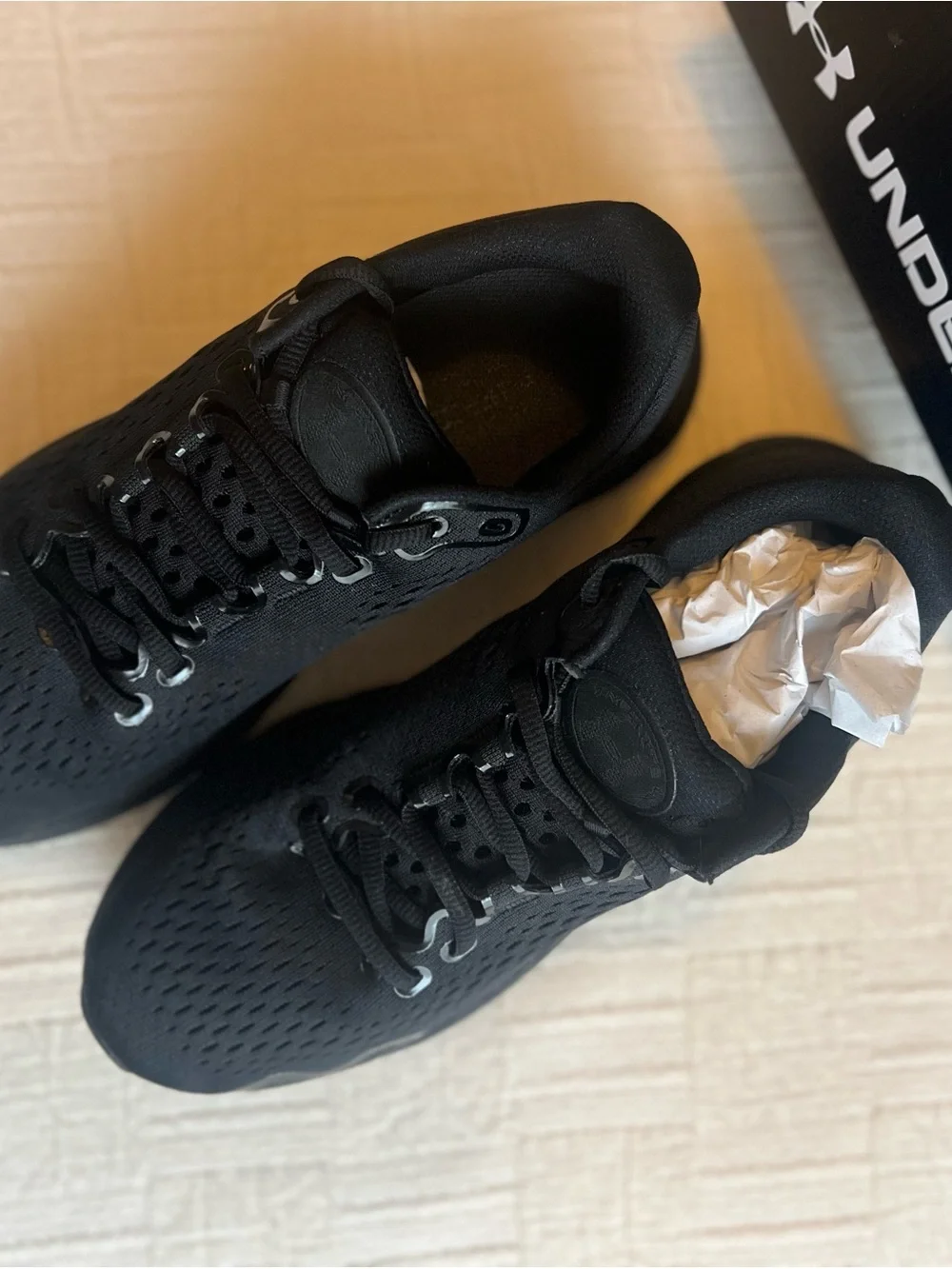 Under Armour all black