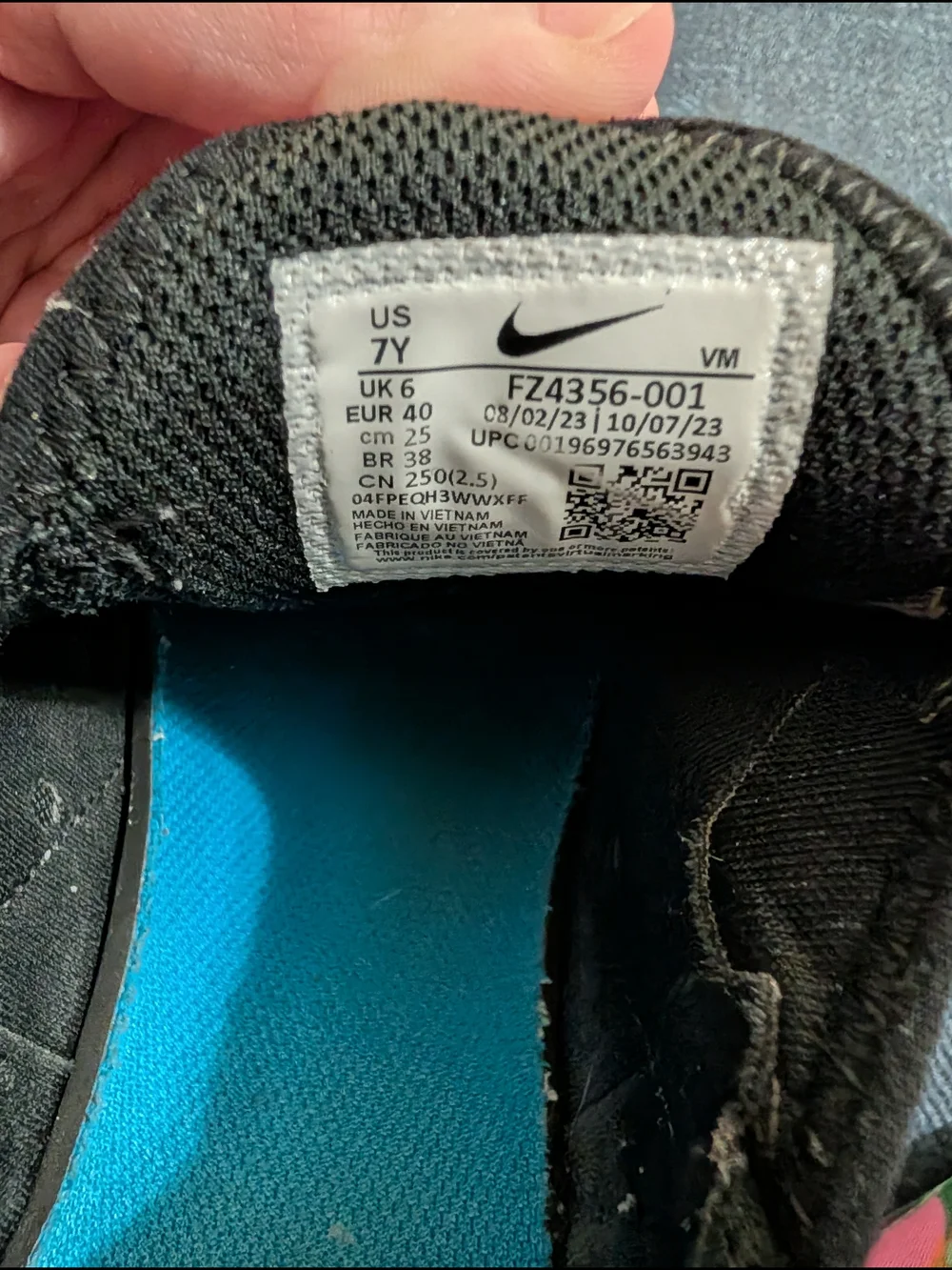 Nike sneakers black